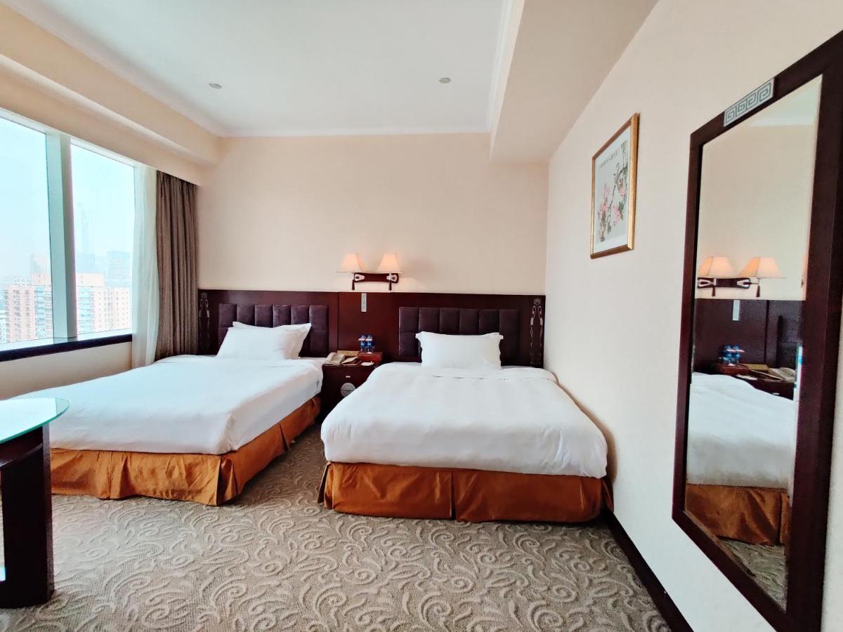 Majestic Hotel Гуанчжоу Экстерьер фото