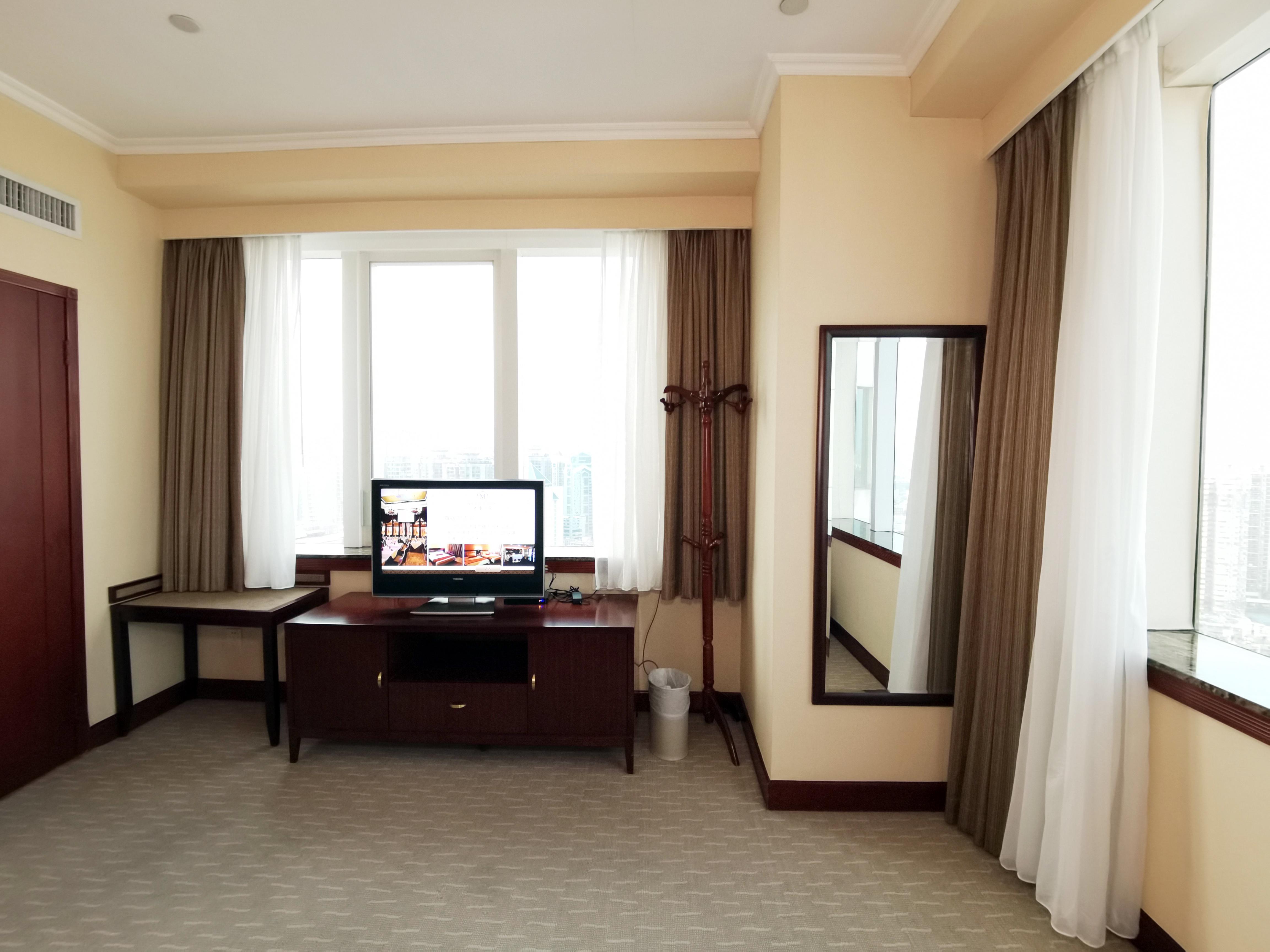 Majestic Hotel Гуанчжоу Экстерьер фото